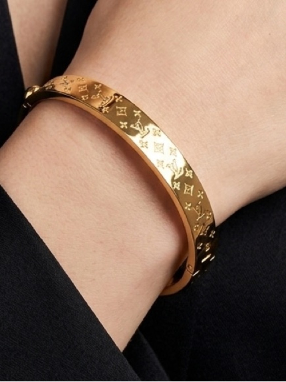 Louis Vuitton Unisex Bangle Bracelet - Picture 5 of 6
